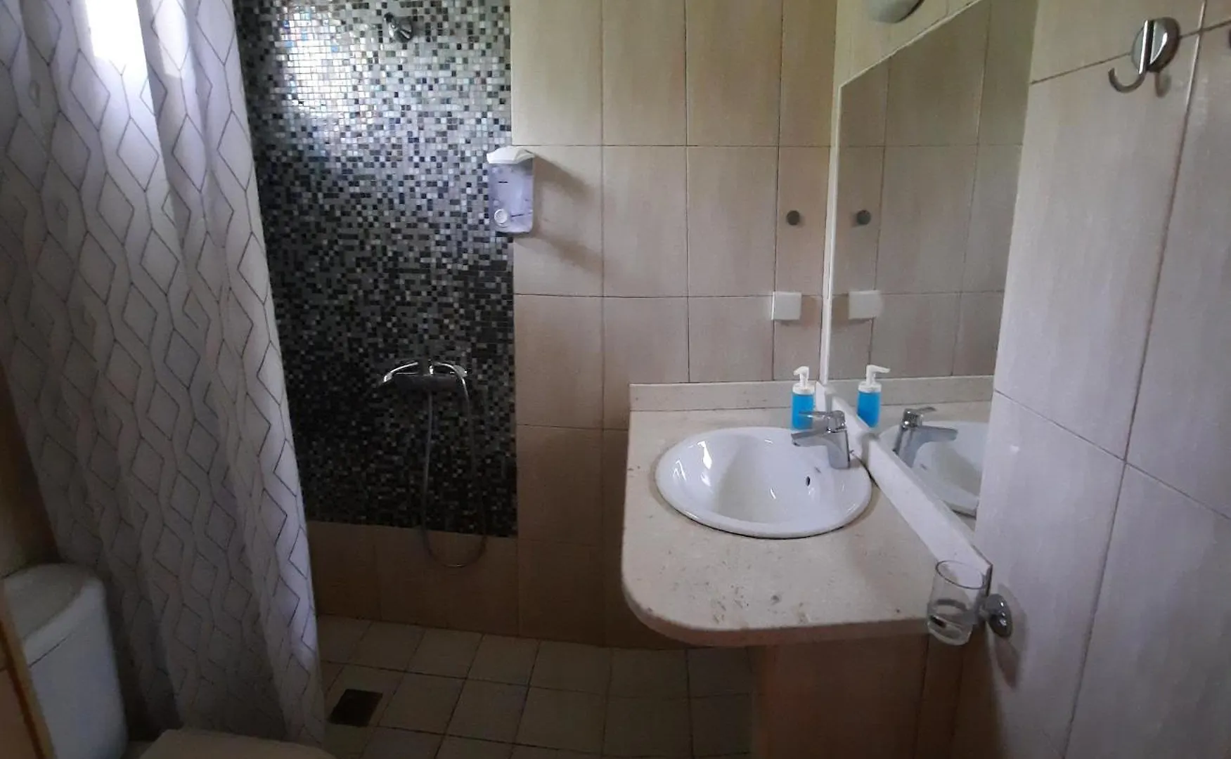 Avanda Room'S Dhermi Aparthotel
